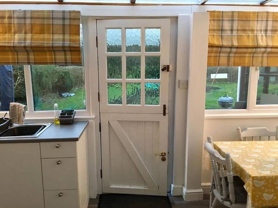 Daffodil House , West Wales Ландоувъри Екстериор снимка